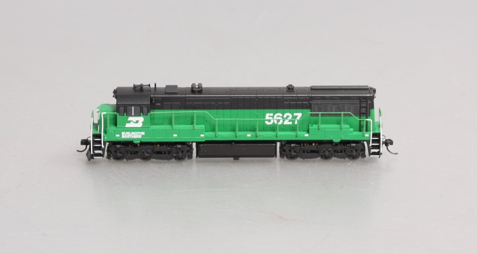 Arnold HN2217 N Burlington Northern GE U25C Phase IIIb #5627