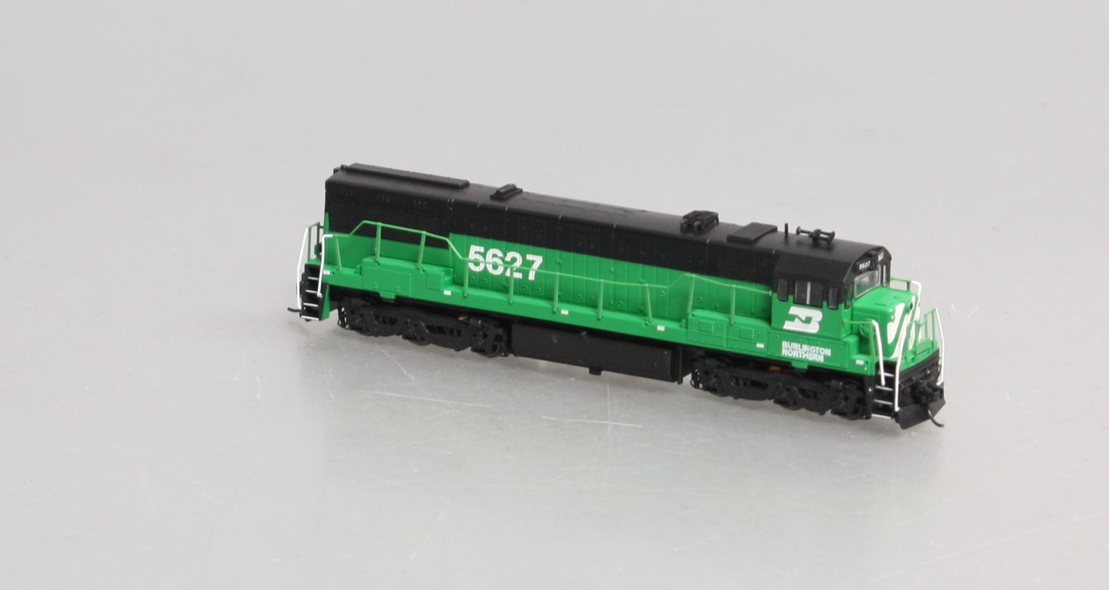 Arnold HN2217 N Burlington Northern GE U25C Phase IIIb #5627