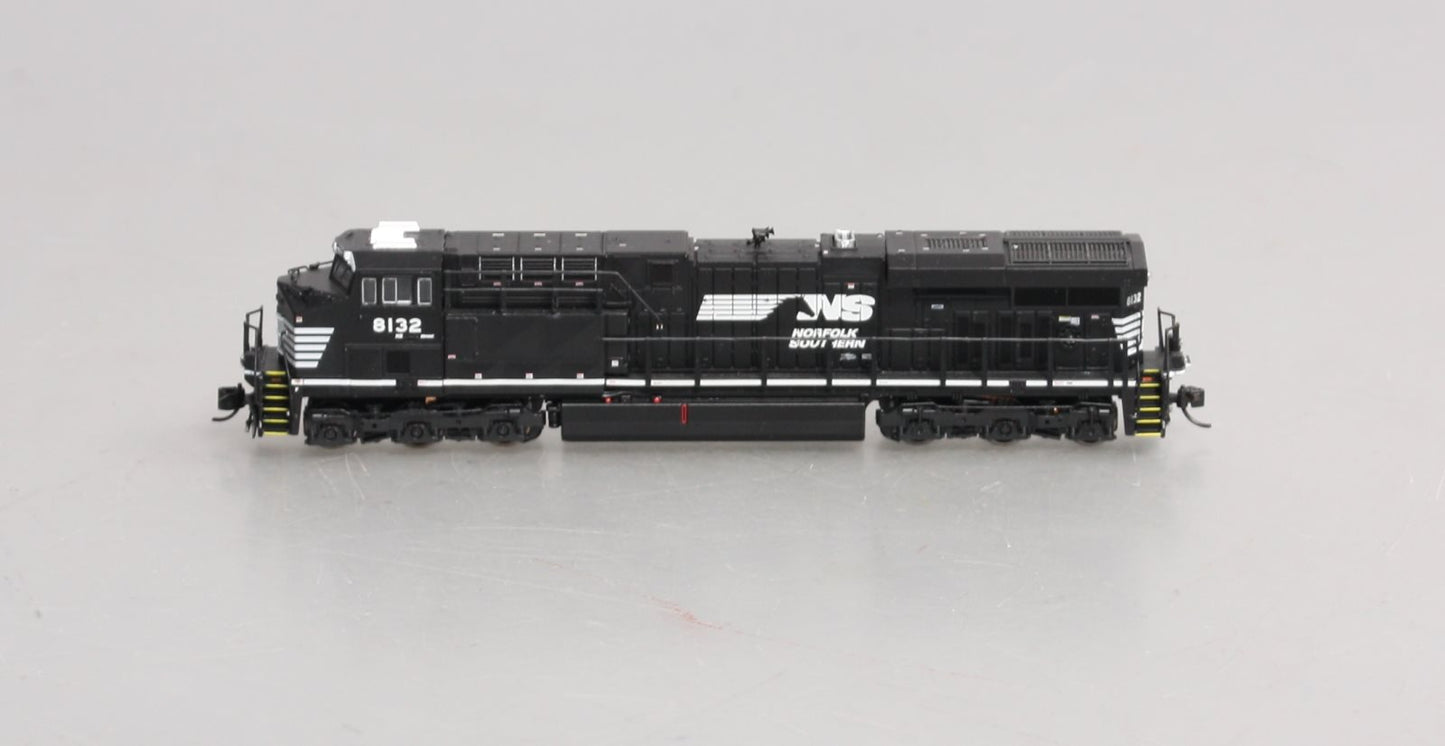 Broadway Limited 3900 N Norfolk Southern GE ES44AC Diesel Locomotive #8132