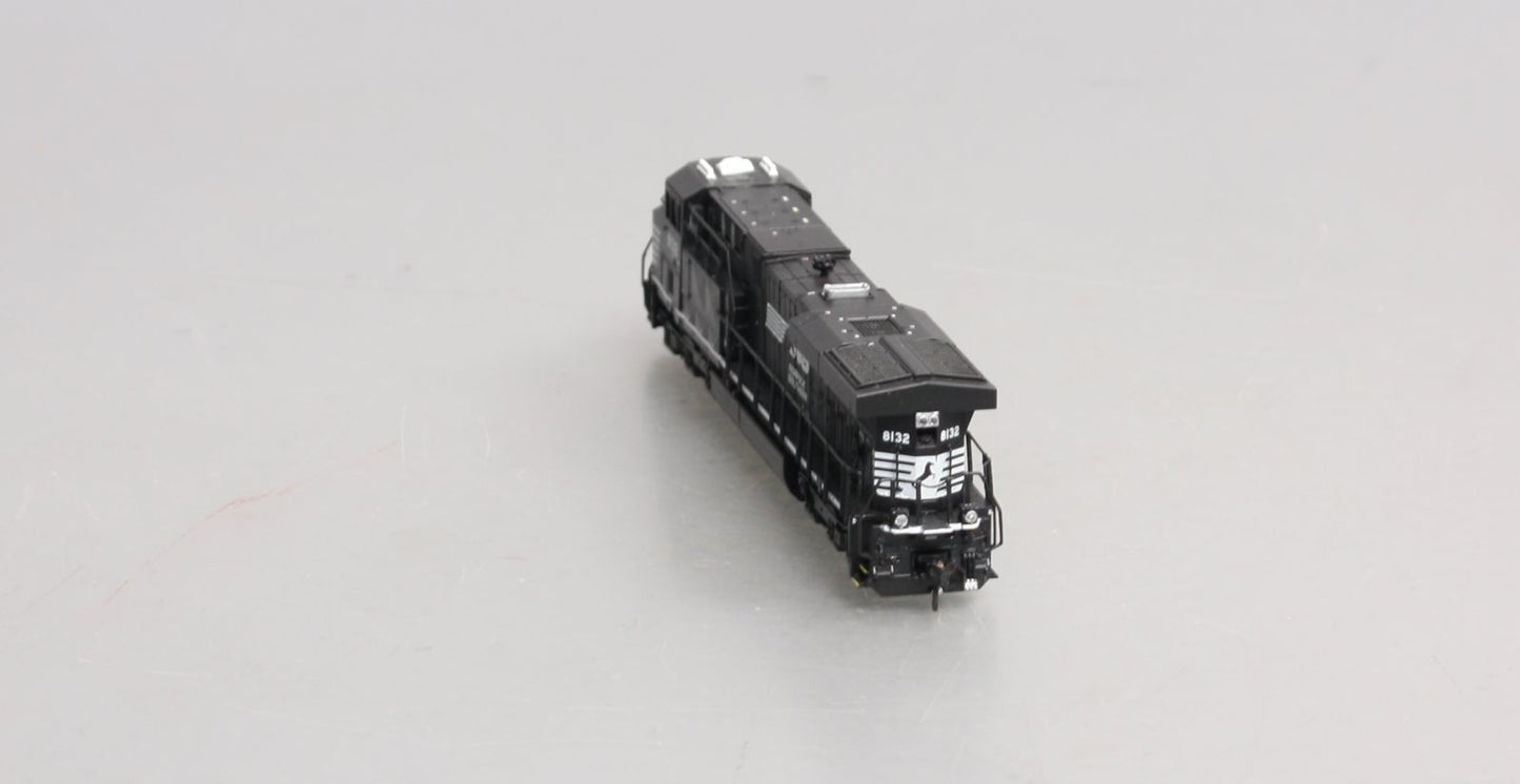 Broadway Limited 3900 N Norfolk Southern GE ES44AC Diesel Locomotive #8132