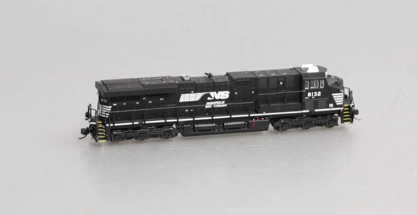 Broadway Limited 3900 N Norfolk Southern GE ES44AC Diesel Locomotive #8132
