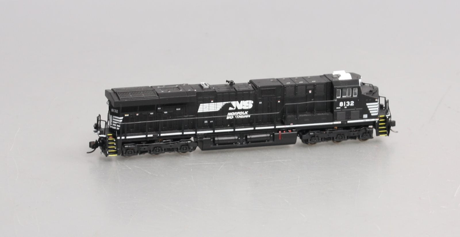 Broadway Limited 3900 N Norfolk Southern GE ES44AC Diesel Locomotive #8132