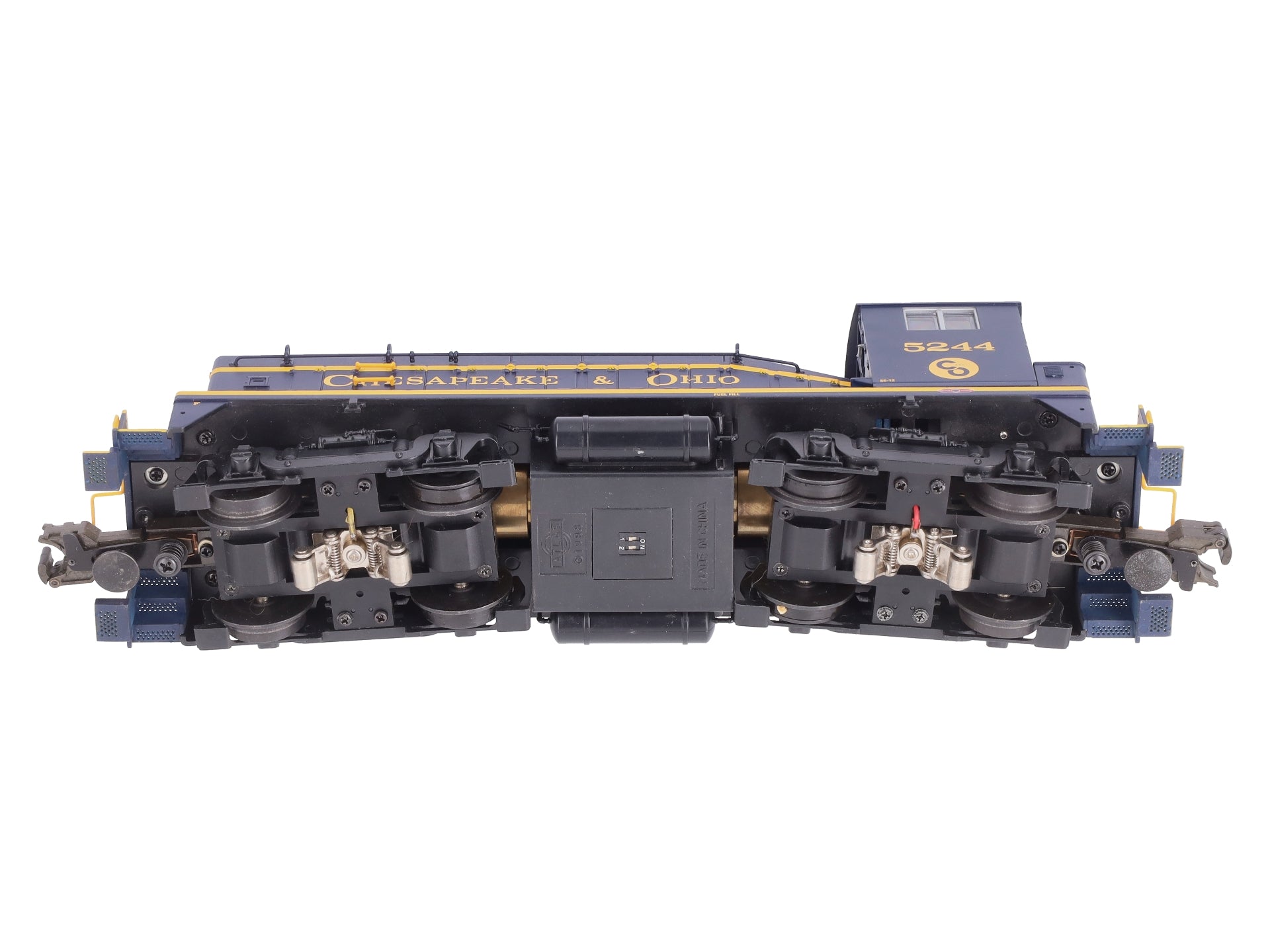 Atlas 6127-2 O C&O SW-9 Diesel Locomotive #5244 - 3 Rail LN/Box
