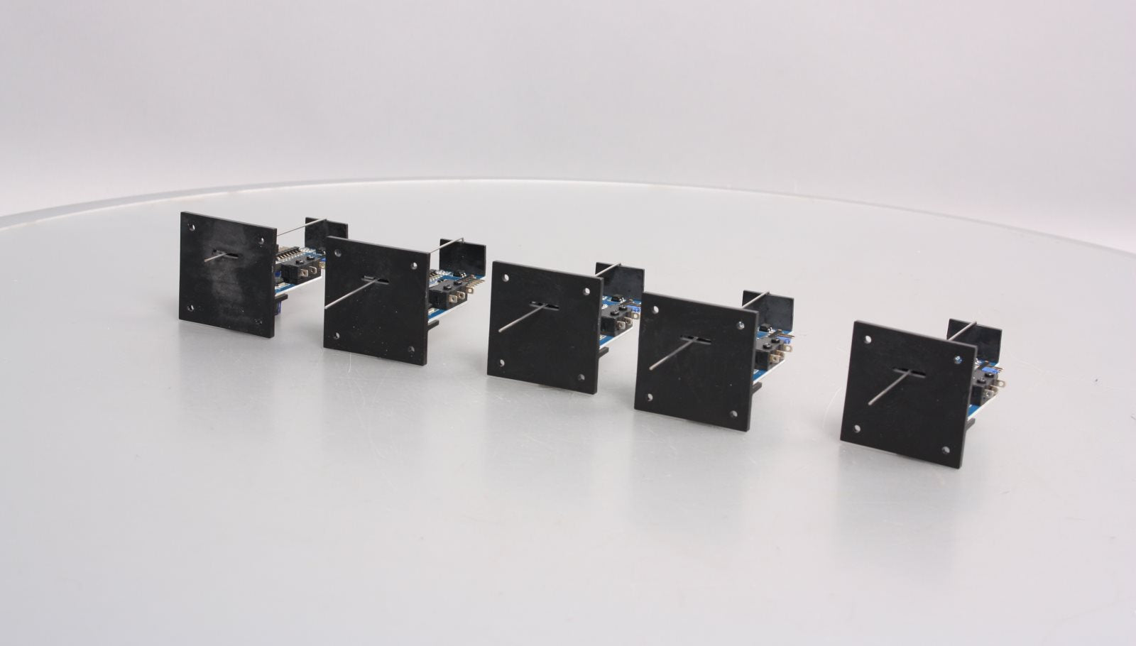 Walthers 942-501 Layout Control System Vertical Mount Switch Machine (Pack of 5)