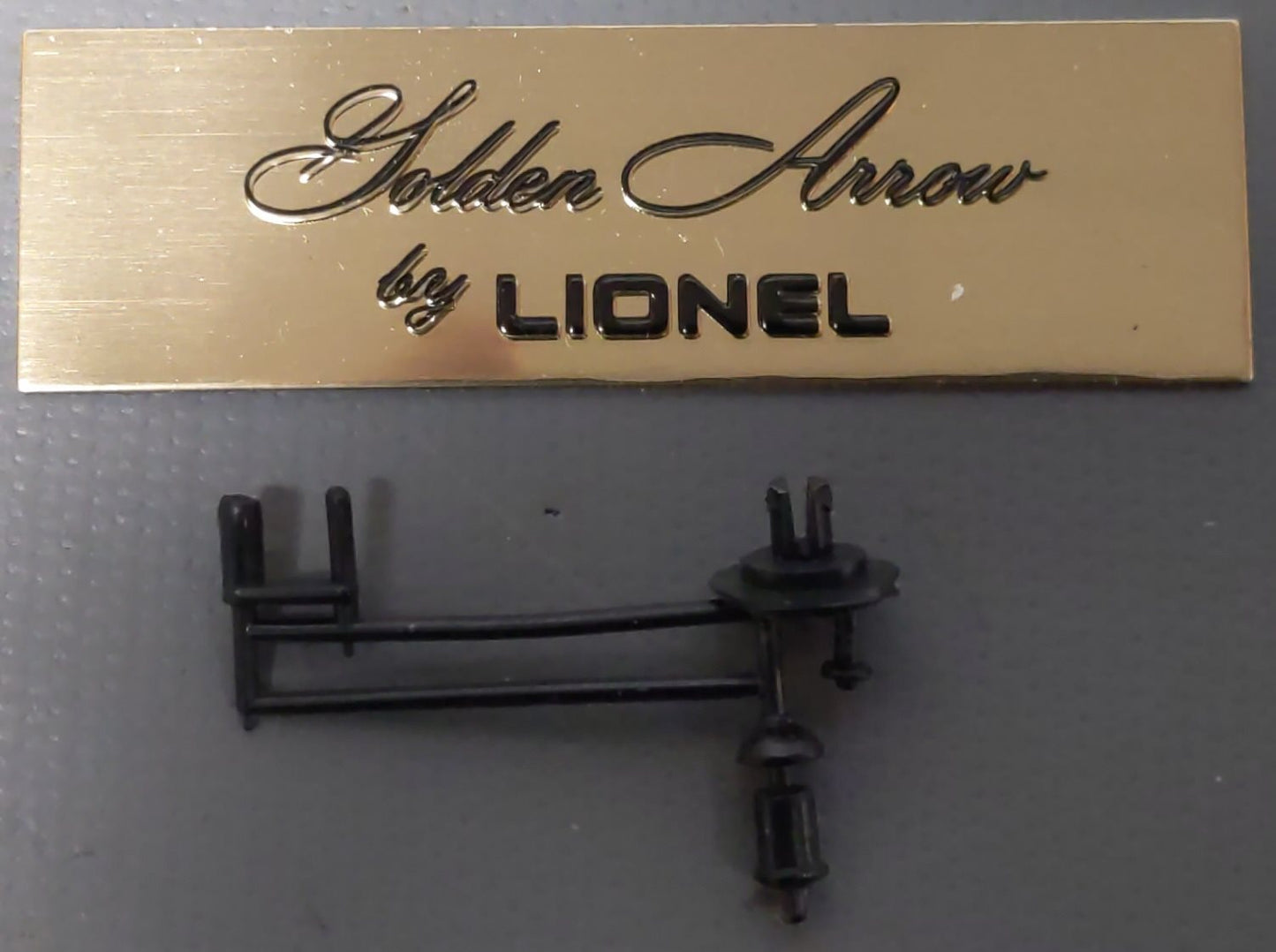 Lionel 6-8104 O Union Pacific Golden Arrow General Steam Loco #3 w/Display Case VG
