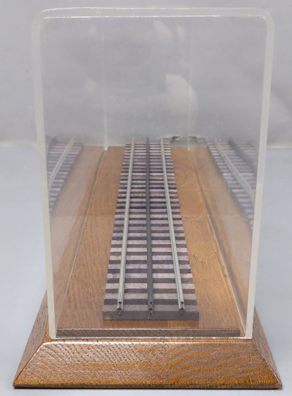 Lionel 6-8104 O Union Pacific Golden Arrow General Steam Loco #3 w/Display Case VG