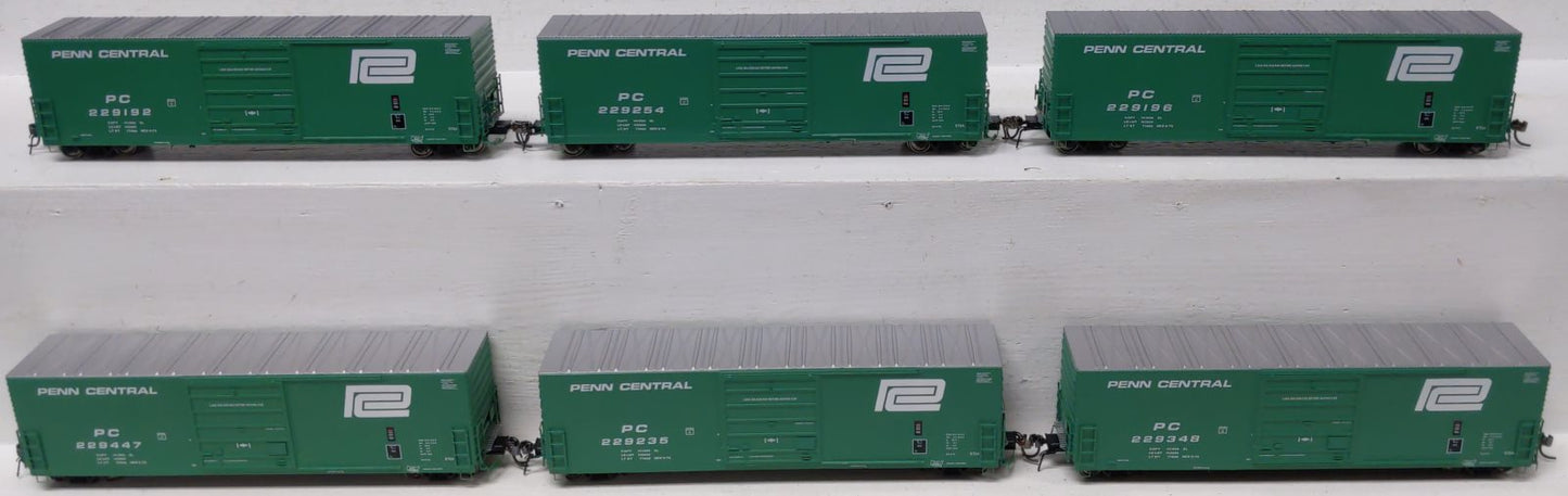 Rapido Trains 139001 HO Penn Central Large Logo Evans X72A Boxcar (Pack of 6)