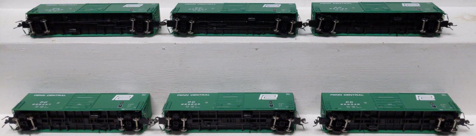 Rapido Trains 139001 HO Penn Central Large Logo Evans X72A Boxcar (Pack of 6)
