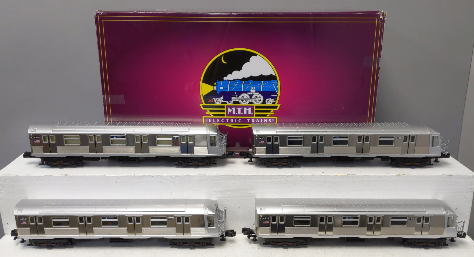 MTH 20-21145-1 O MTA R40 Subway Set with Proto-Sound 3.0 (Pack of 4)