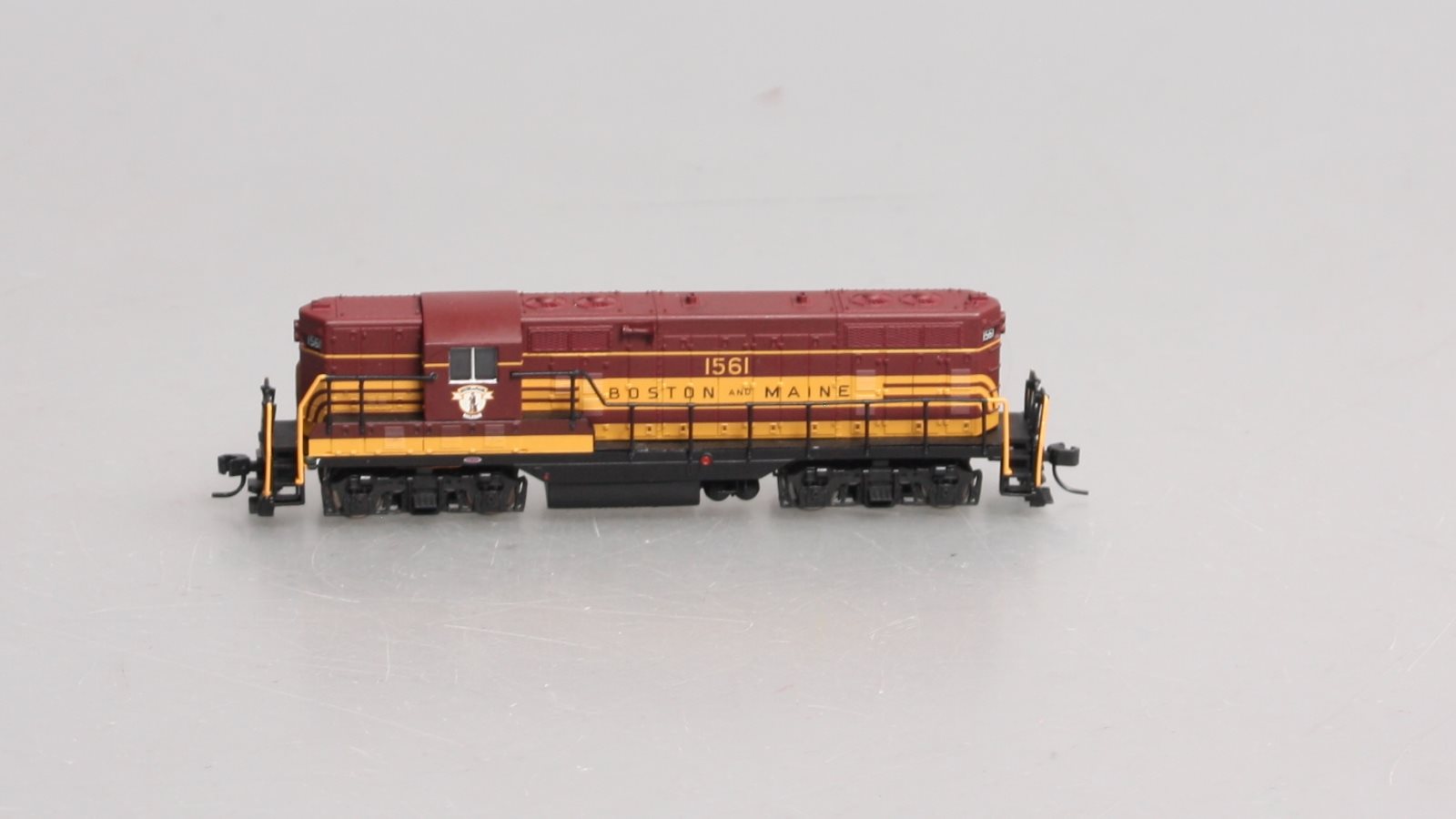 Atlas 40002168 N Boston & Maine GP7 Diesel Locomotive #1561