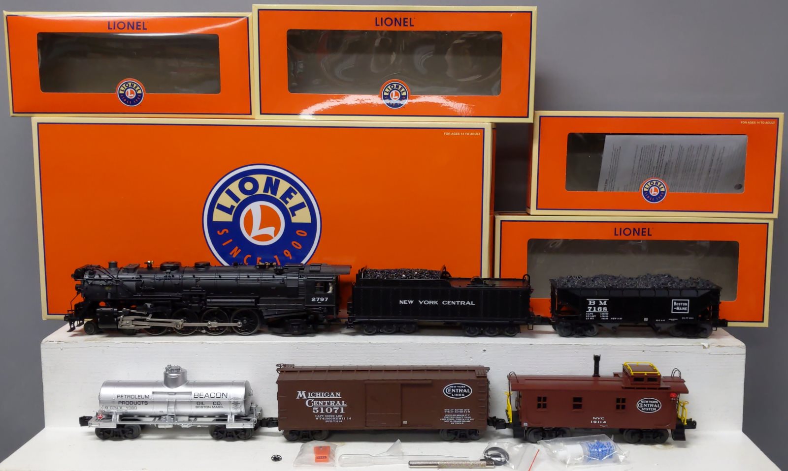 Lionel 6-29364 O Gauge New York Central Water Level Steam Freight Train Set