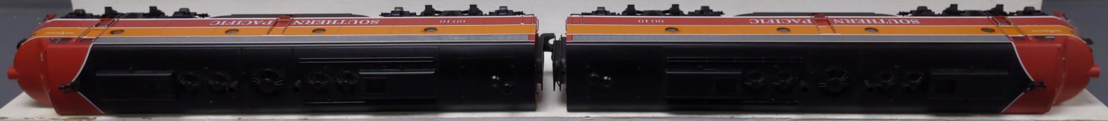 Lionel 6-39609 O Southern Pacific Legacy E9 AA Diesel Locomotive Set #6046/6049