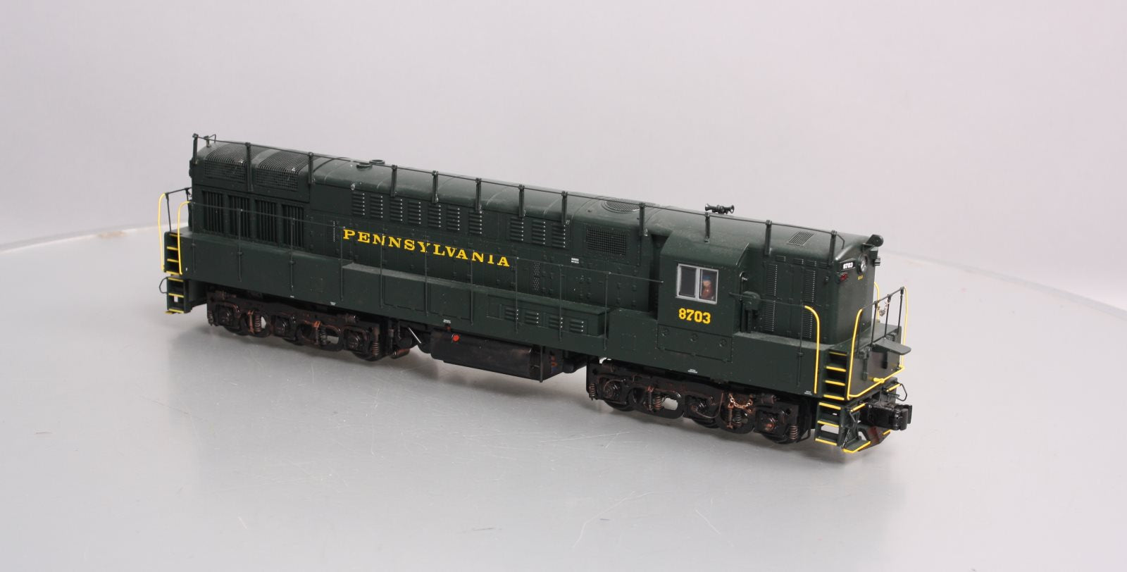 Lionel 2033420 O Gauge Pennsylvania RR Legacy Train Master Locomotive #8703 LN/Box