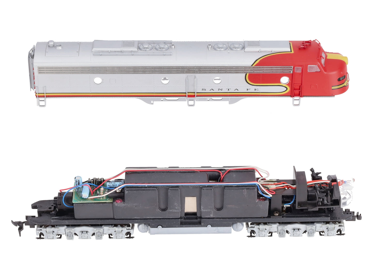 Proto 2000 8121 HO AT&SF E8/9 Diesel Locomotive #84