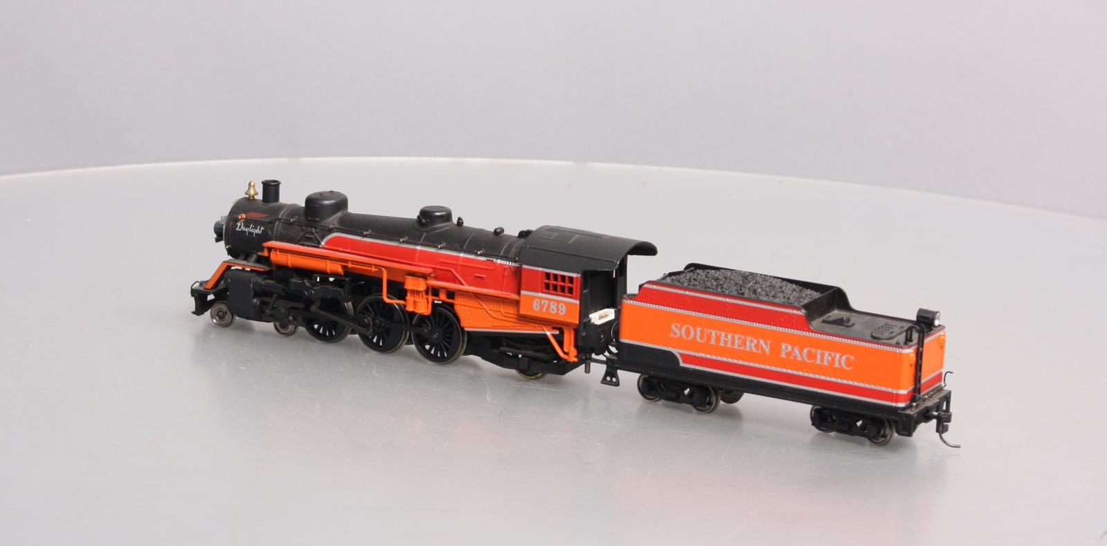 IHC 25025 HO Southern Pacific Daylight Loco 4-6-2 Pacific Premier Gold Series
