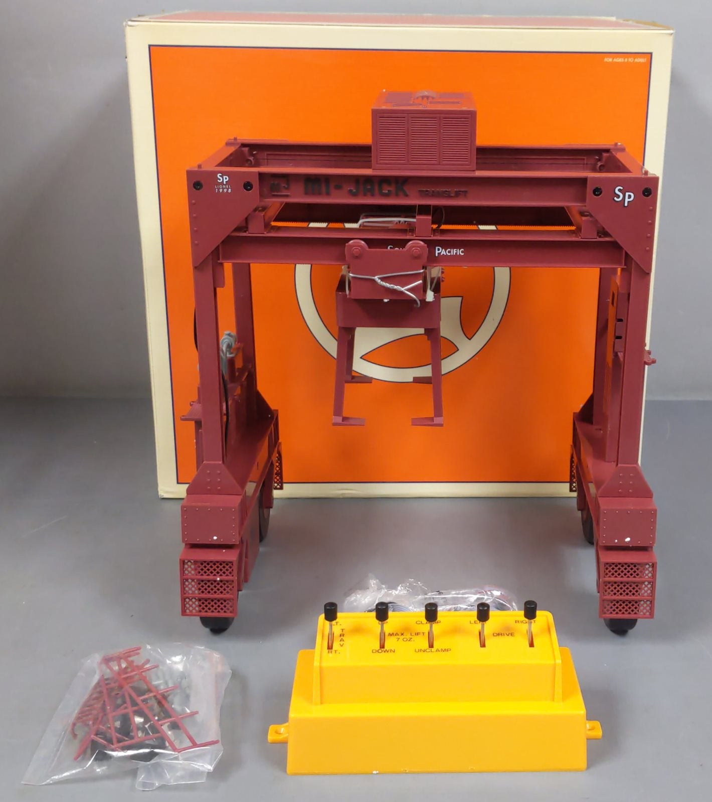 Lionel 6-22922 O Scale Southern Pacific Intermodal Crane LN/Box