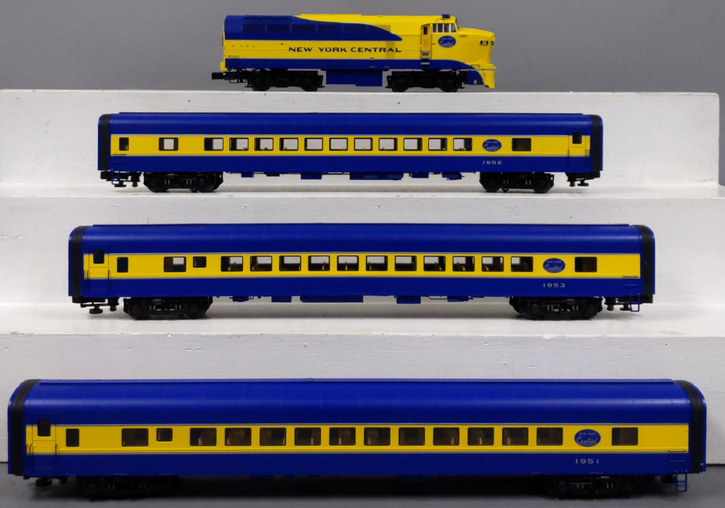 Lionel 2122020 O Gauge New York Central Xplorer Diesel Train Set