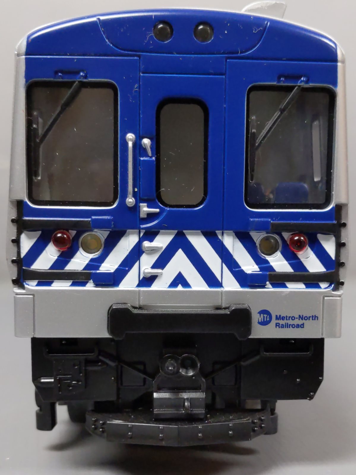 Lionel 6-82188 O Gauge Metro-North LionChief M7 Commuter Train Set