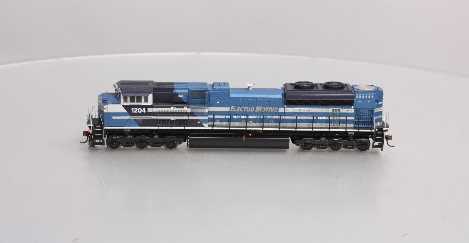 Athearn G68717 HO Electro-Motive Diesel SD70ACe Diesel Locomotive #1204