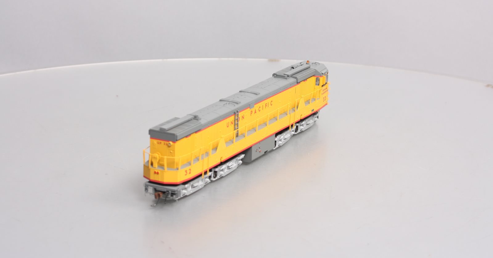 Athearn G41007 HO Union Pacific U50 Diesel Locomotive #32
