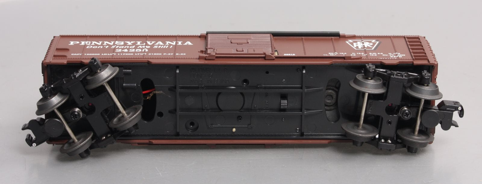 Lionel 6-26815 O Gauge PRR Boxcar w/Harmonica Playing Hobo #24255