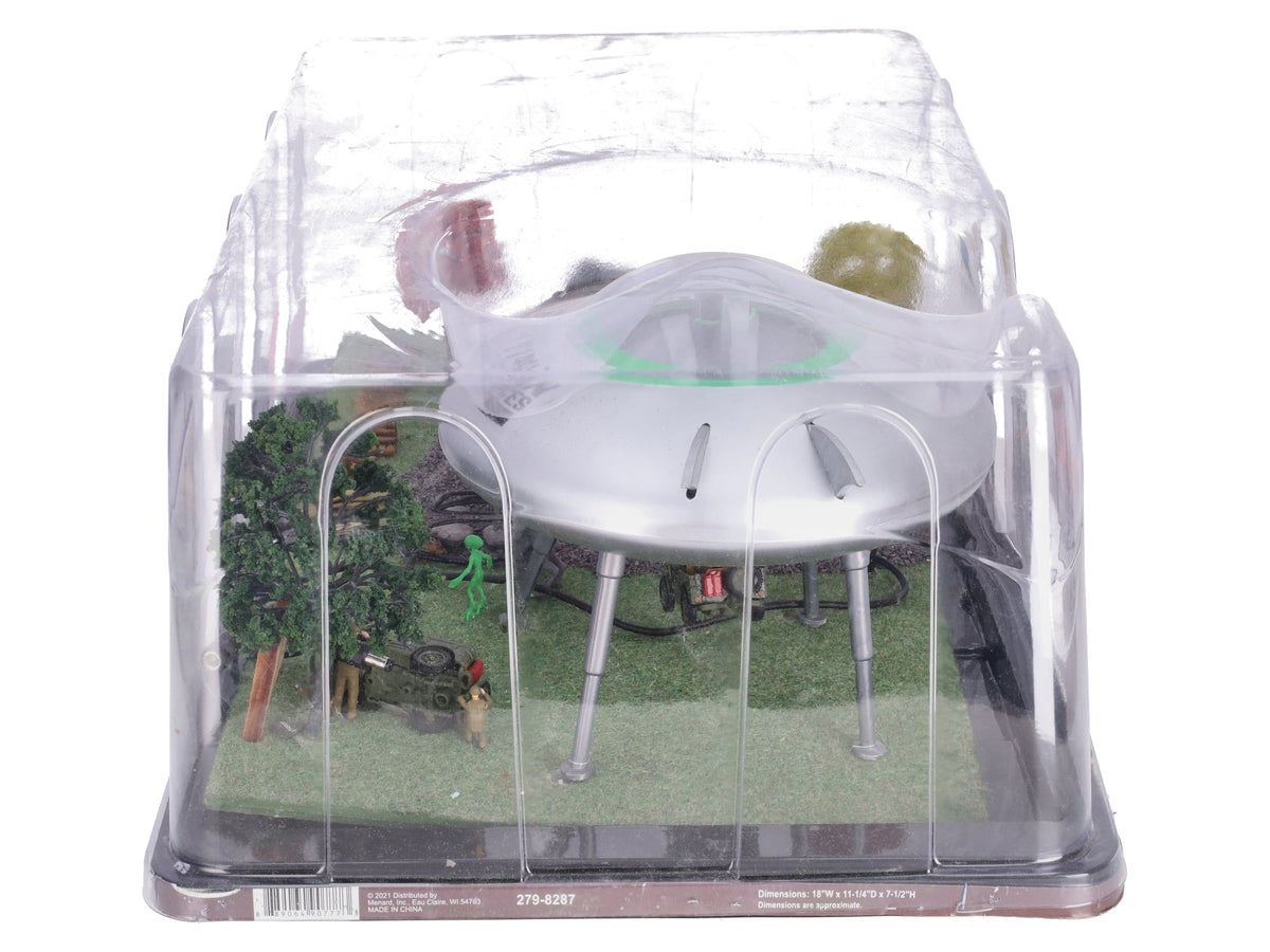 Menards 279-8287 O Gauge Army Vs. UFO Scene LN/Box