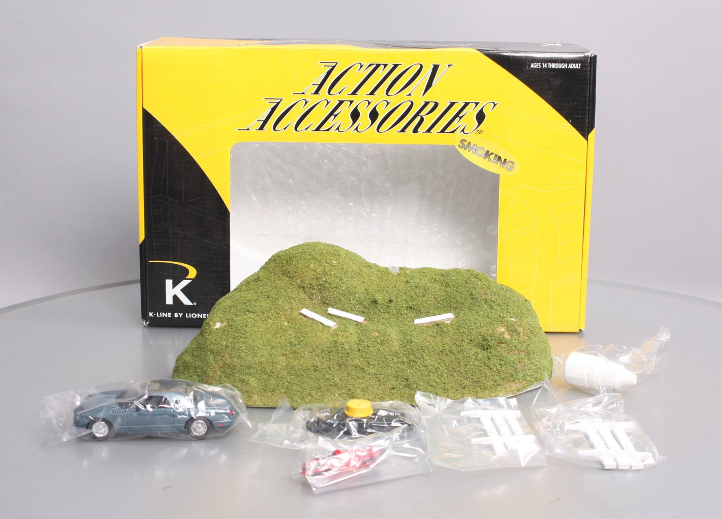 K-Line 6-22590 Roadside Fender Bender w/Smoke & Vehicle NIB