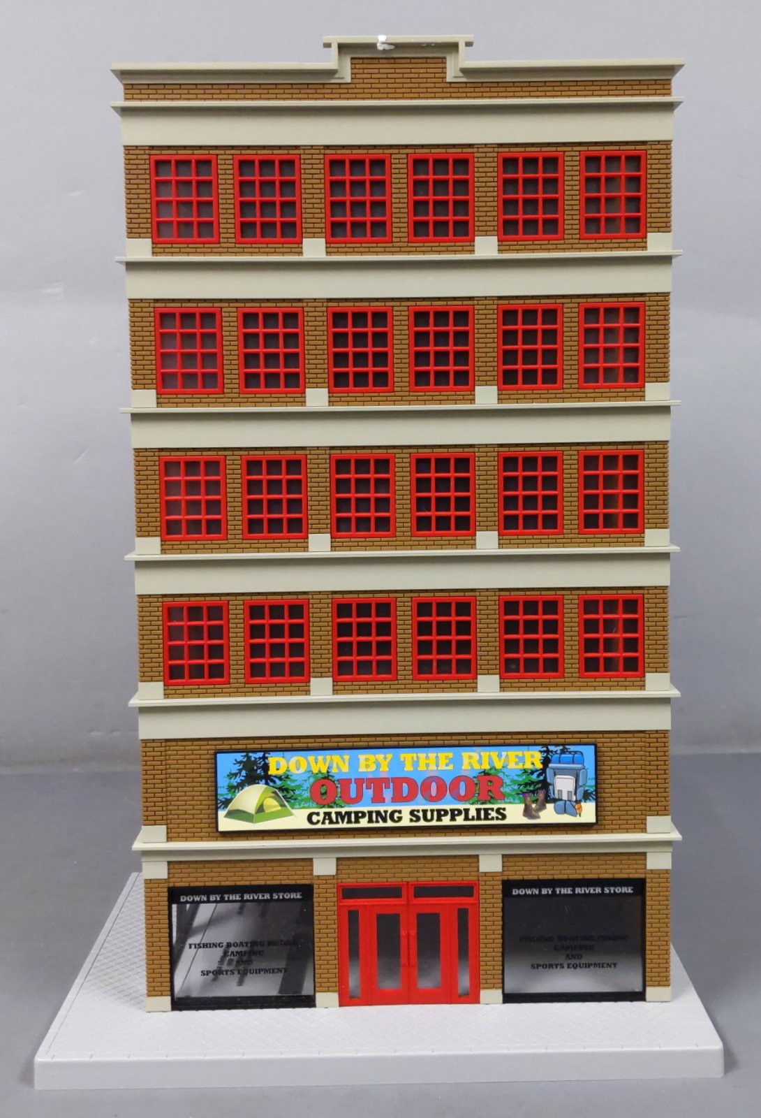 MTH 30-90270 Down By the River Outdoor Store 6-Story Building