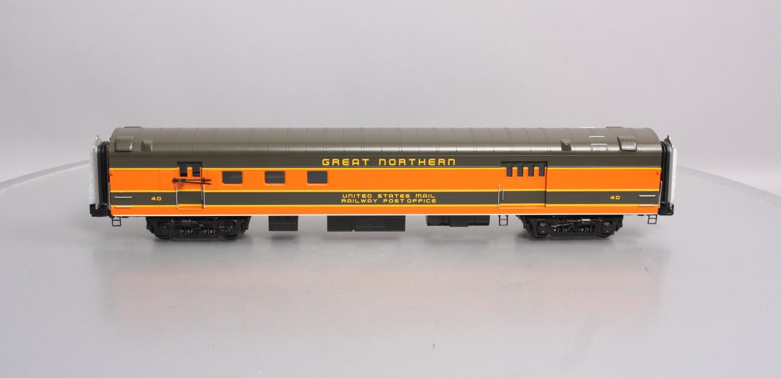 MTH 20-68158 O Gauge Great Northern 70' Streamlined RPO Passenger Car #40