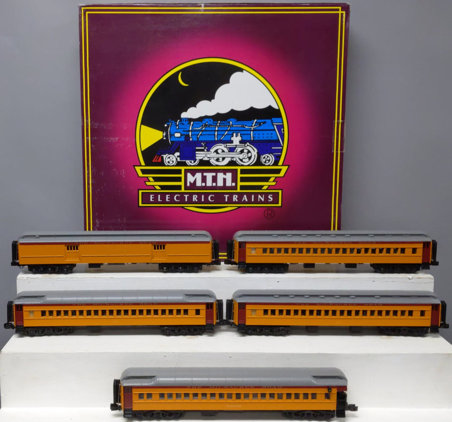 MTH 20-40022 O Milwaukee Road 70' Madison Passenger Car Set (Set of 5)