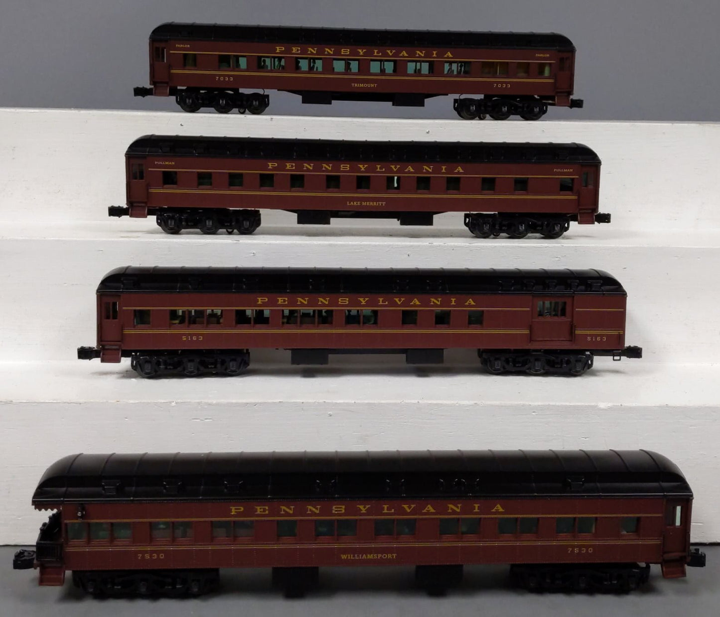 Lionel 6-25518 O Gauge Pennsylvania Heavyweight 4-Car Passenger Set NIB