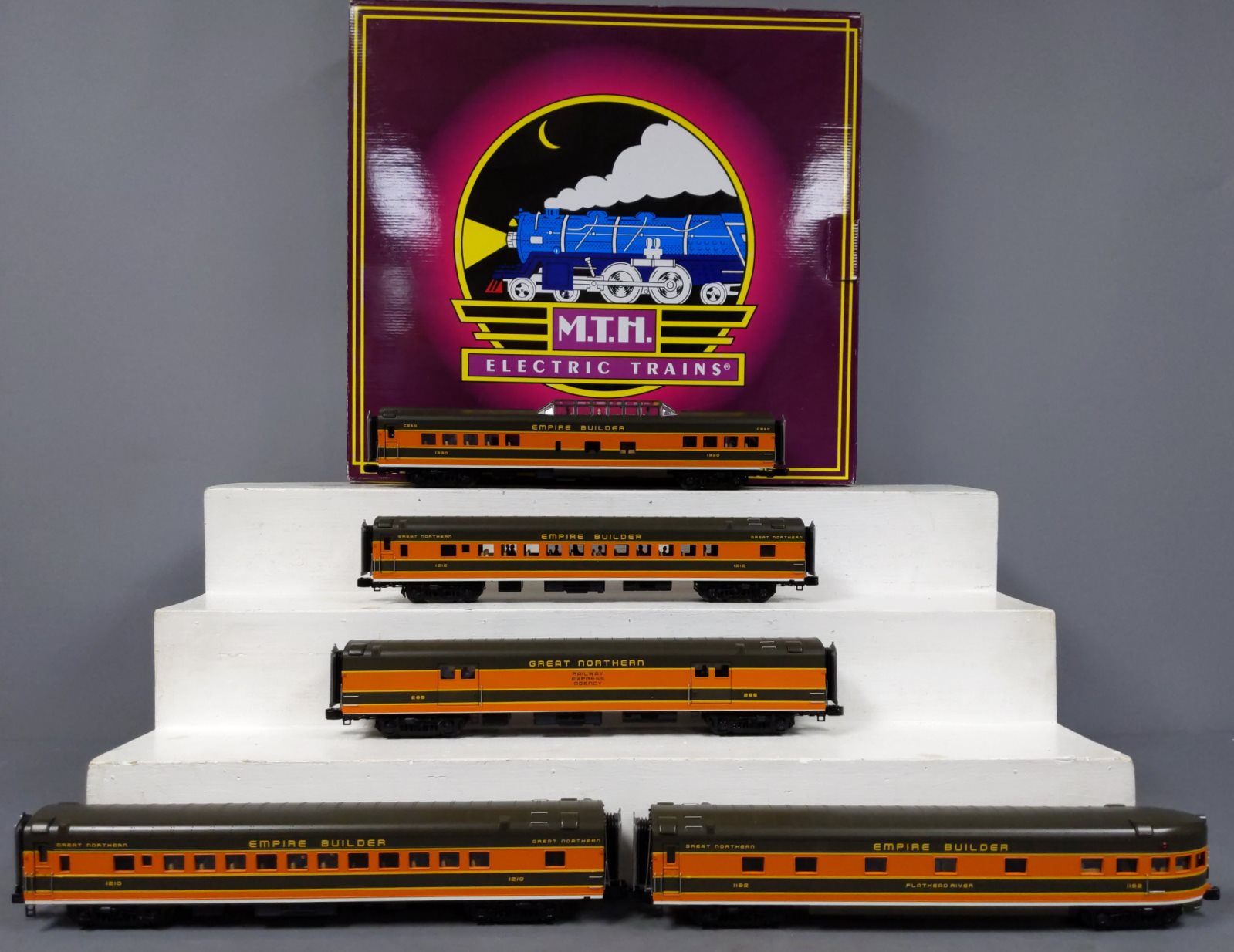 MTH 20-65158 O Great Northern 70' Streamlined Passenger Car Set