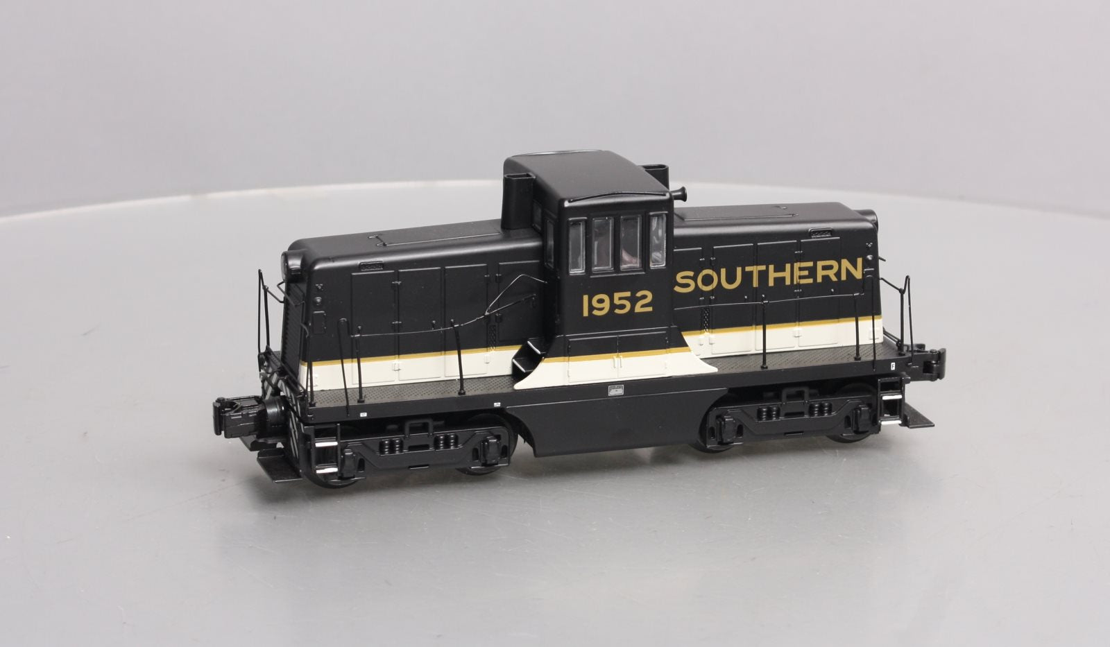 MTH 20-20469-1 O Southern G.E. 44 Ton Diesel Engine w/P-S 3.0 (Hi-Rail) #1952