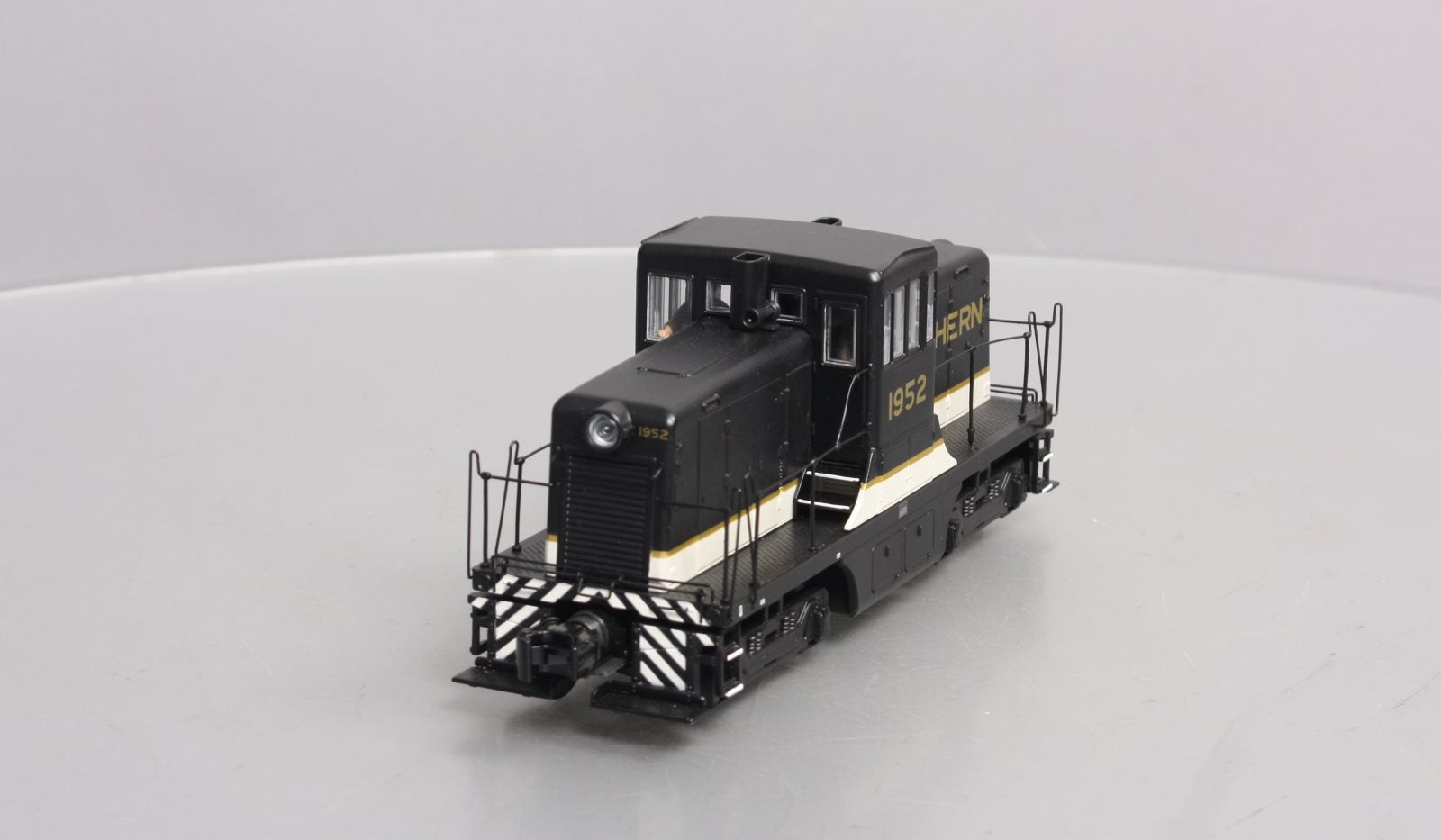 MTH 20-20469-1 O Southern G.E. 44 Ton Diesel Engine w/P-S 3.0 (Hi-Rail) #1952