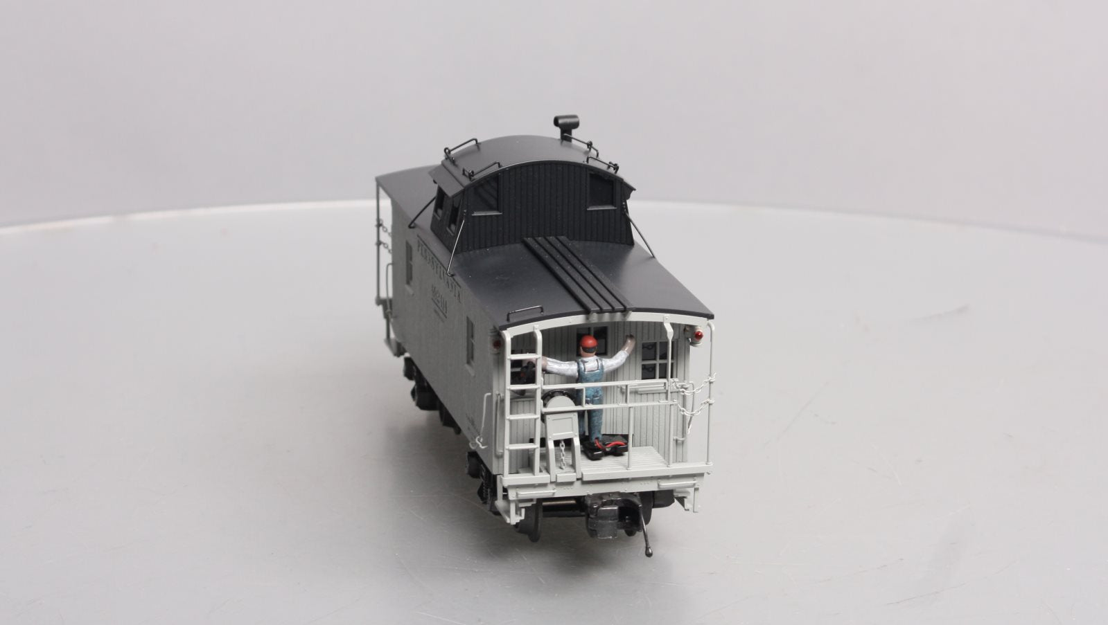 MTH 20-91646 O Pennsylvania Premier N-6b Caboose w/Operating Signal Man #492414