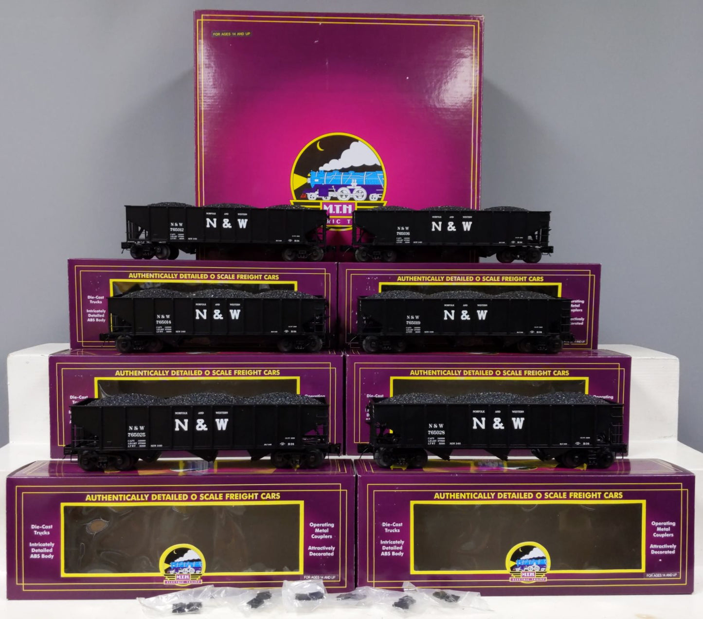 MTH 20-90398 O Norfolk & Western 70-Ton 3-Bay Hopper Car Set (Set of 6)