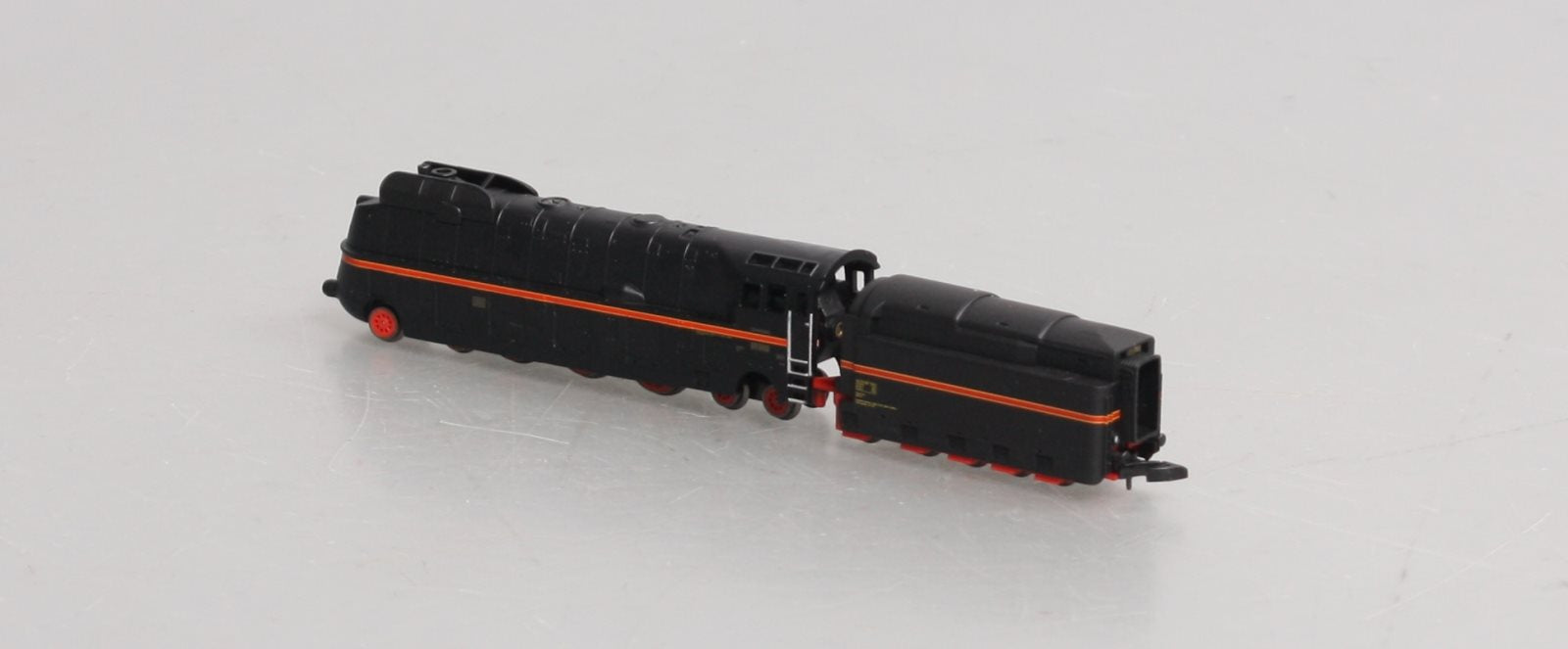Marklin 88106 Z German State Railroad Company DRG Streamlined Steam Locomotive