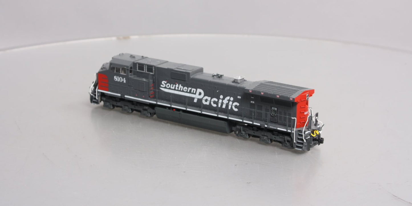Kato 37-6630 HO Southern Pacific GE C44-9W Diesel Loco Standard DC #8104