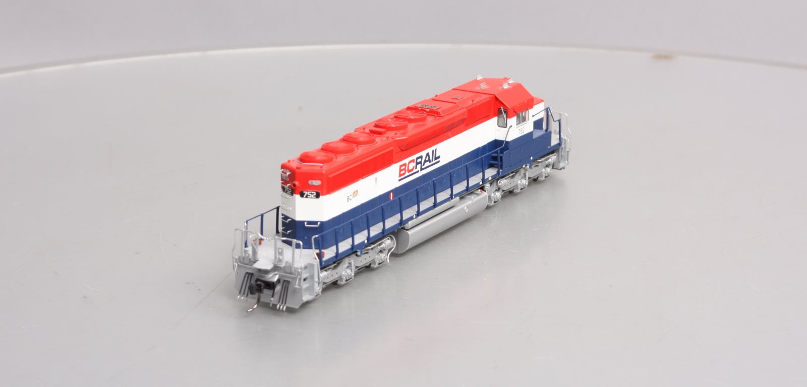 Bowser 24447 HO BC Rail GMD SD40-2 Diesel Locomotive with Sound #752