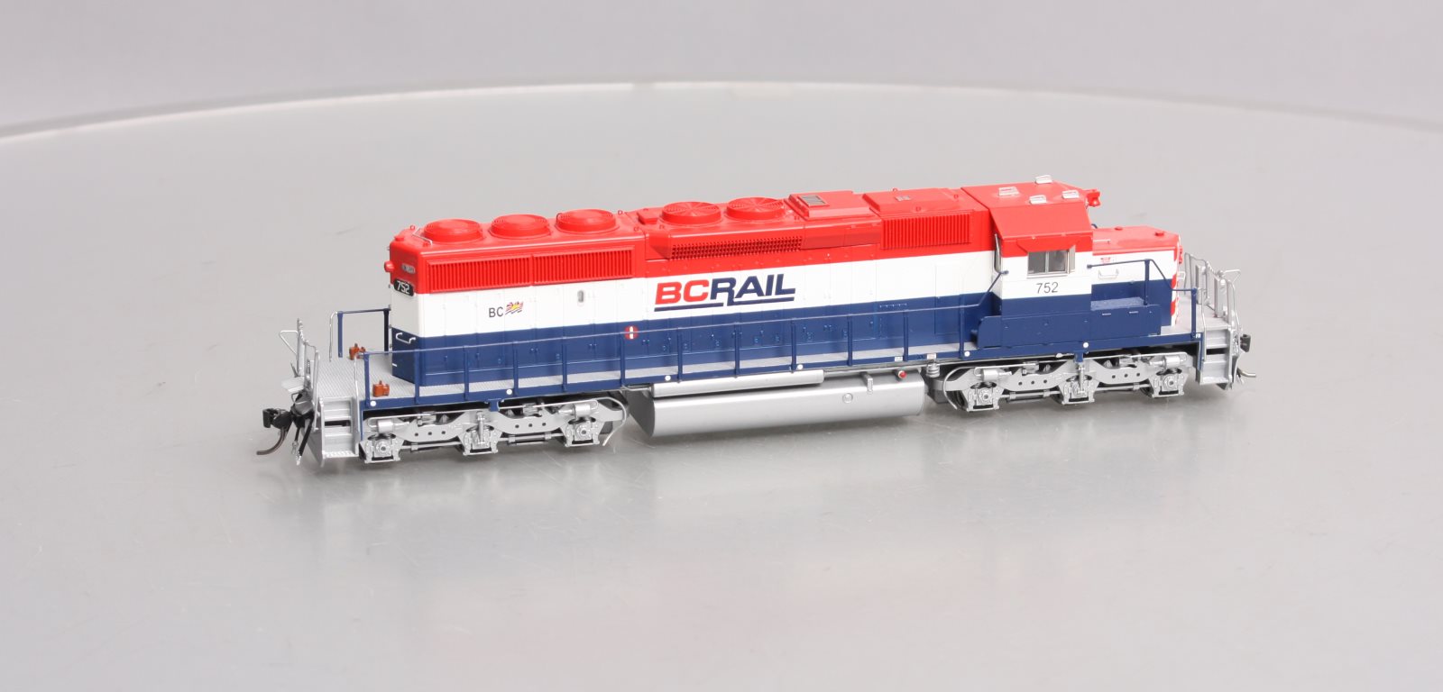 Bowser 24447 HO BC Rail GMD SD40-2 Diesel Locomotive with Sound #752