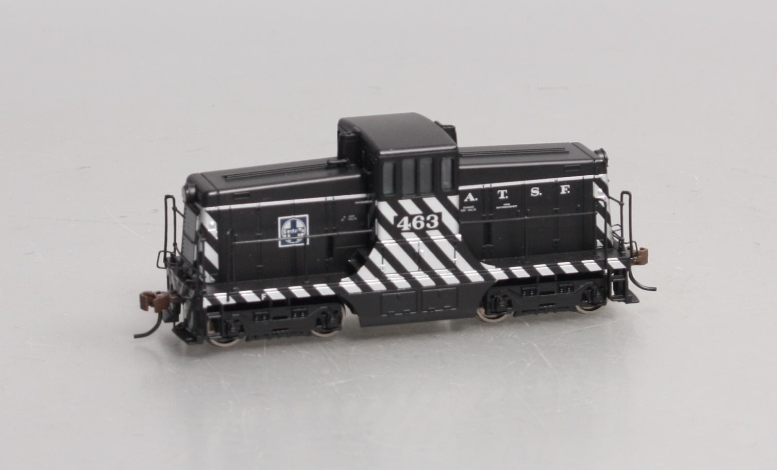 Bachmann 62208 HO Scale SF/Zebra Stripe 44-Ton Switcher #463 w/DCC