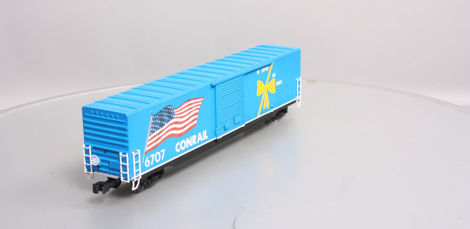 Lionel 2226850 O Gauge Conrail Veterans Illuminated Flag Boxcar #6707