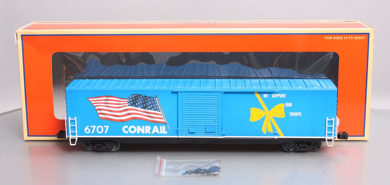 Lionel 2226850 O Gauge Conrail Veterans Illuminated Flag Boxcar #6707