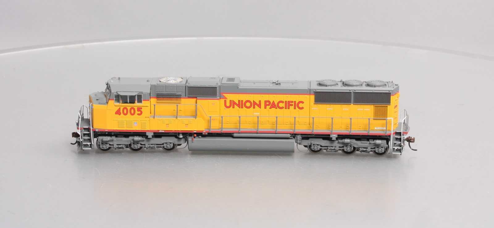 Athearn G69259 HO UP/Red/Frame/Stripe SD70M Diesel Locomotive #4005