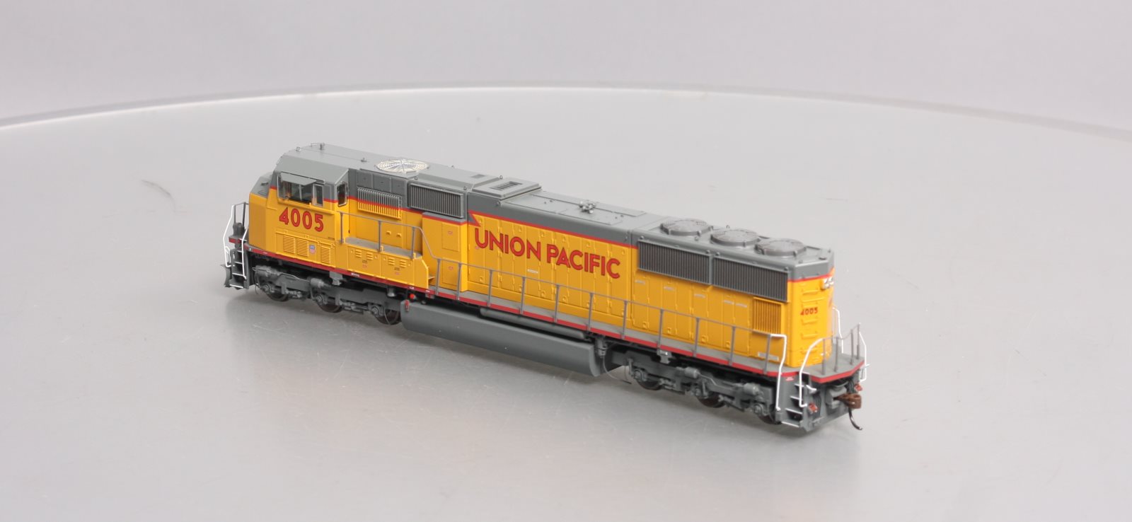 Athearn G69259 HO UP/Red/Frame/Stripe SD70M Diesel Locomotive #4005