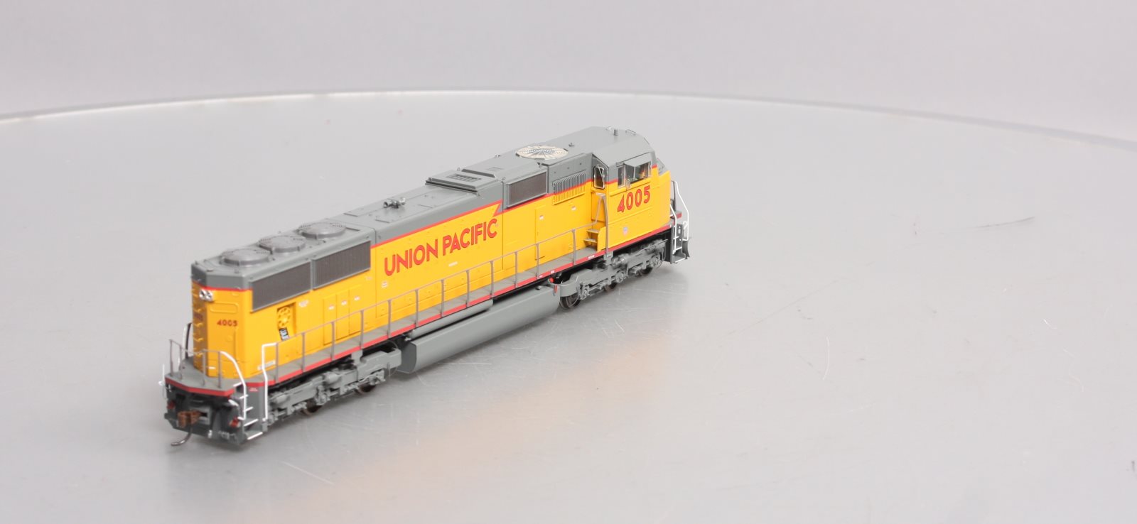 Athearn G69259 HO UP/Red/Frame/Stripe SD70M Diesel Locomotive #4005