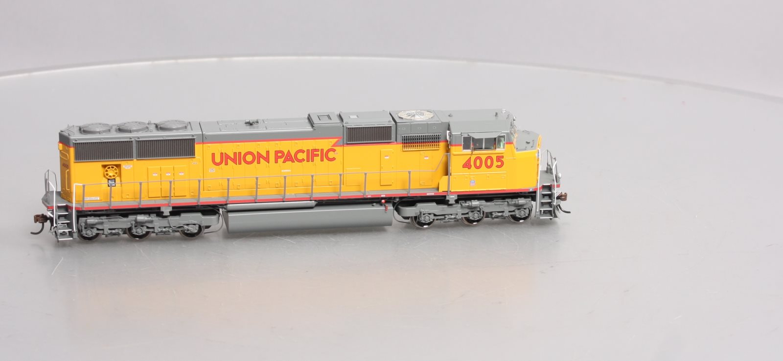 Athearn G69259 HO UP/Red/Frame/Stripe SD70M Diesel Locomotive #4005