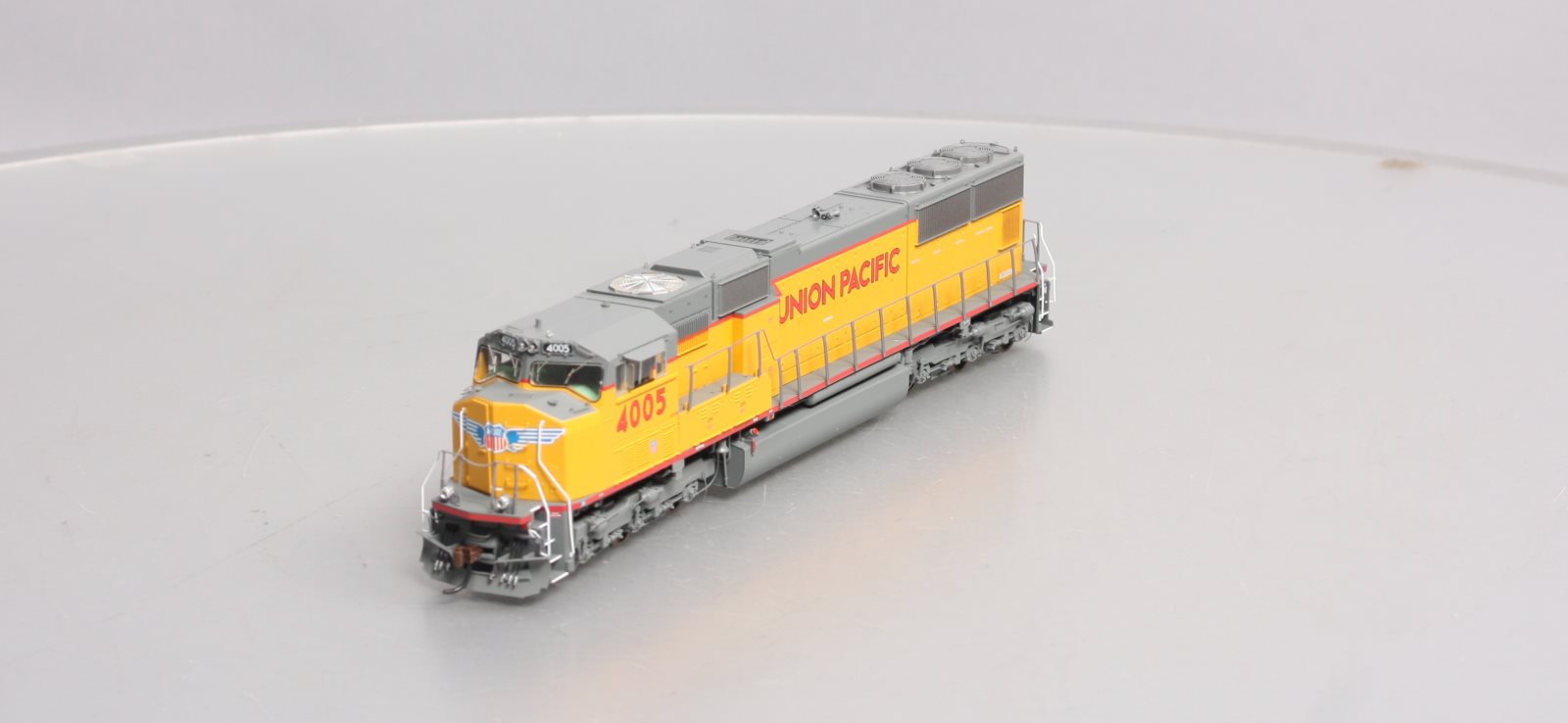 Athearn G69259 HO UP/Red/Frame/Stripe SD70M Diesel Locomotive #4005