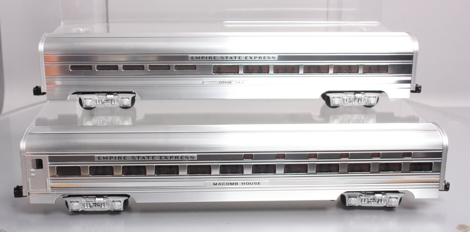 MTH 20-6604 O NYC 70' Aluminum Sleeper/Diner Passenger Car Set (Set of 2) LN/Box