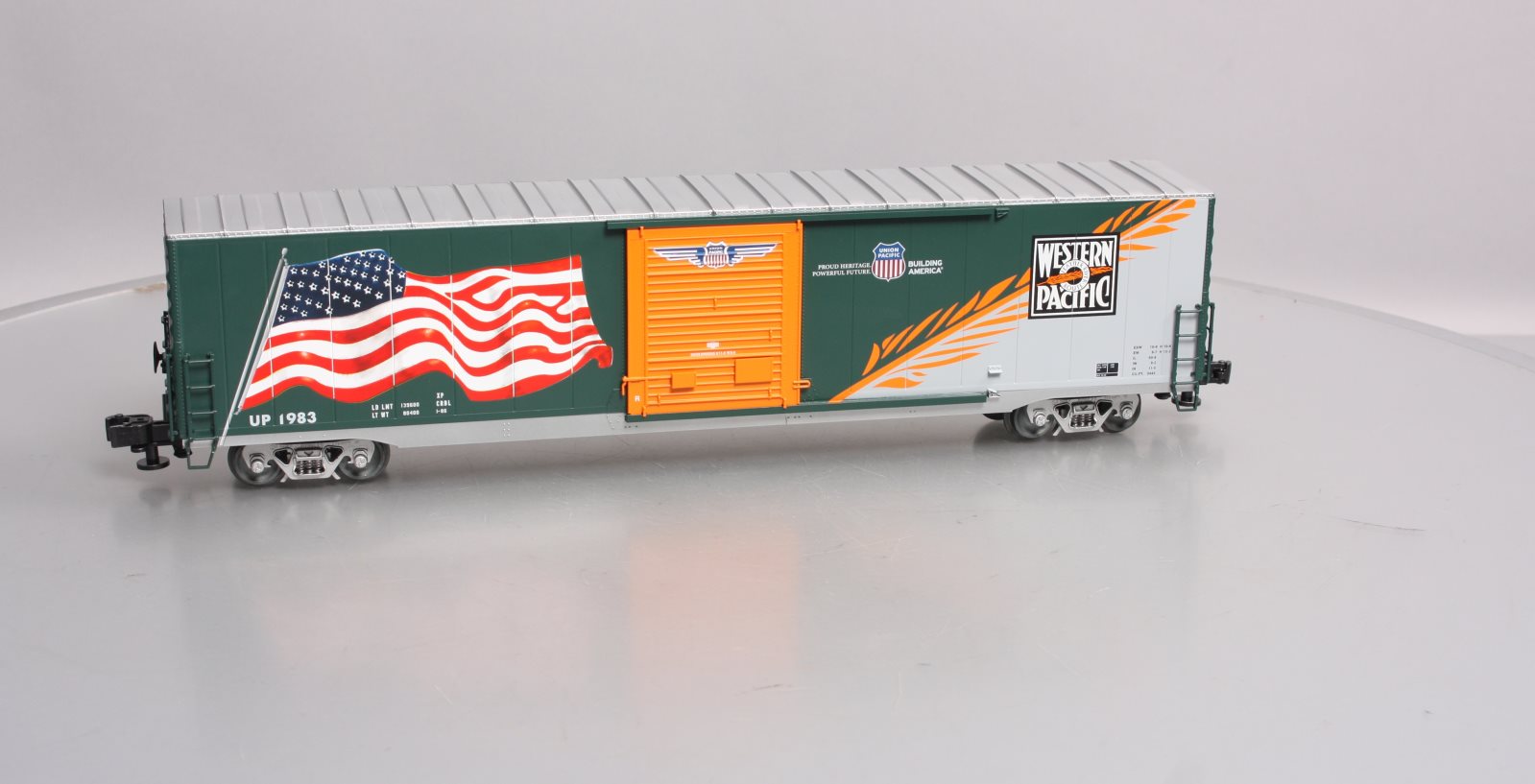 Lionel 6-85407 O Western Pacific Heritage LED Flag Boxcar #1983